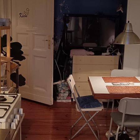 Private Bedroom Near Alexanderplatz In Sharing Apartment ベルリン エクステリア 写真