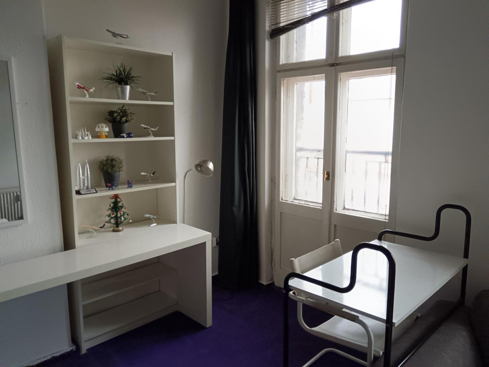 Private Bedroom Near Alexanderplatz In Sharing Apartment ベルリン エクステリア 写真
