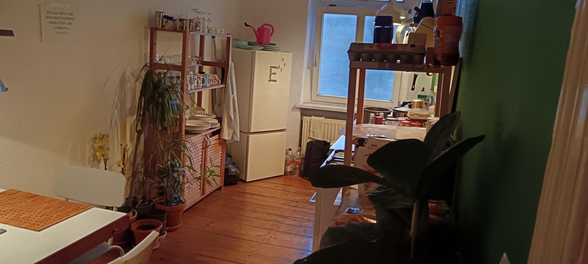 Private Bedroom Near Alexanderplatz In Sharing Apartment ベルリン エクステリア 写真